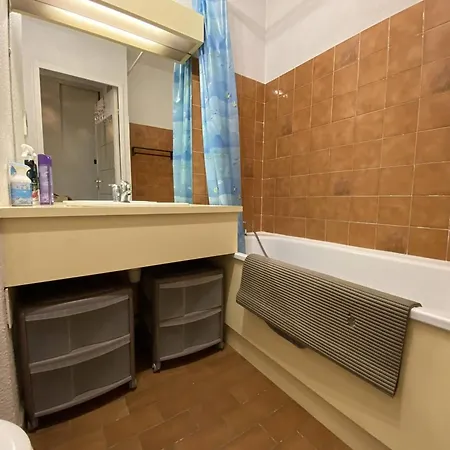 Apartment 4 Pers. A Canet-plage Avec Parking, Proche Et Commerces - Fr-1-696-116 *